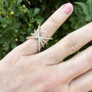 Elegant Gold Starburst Ring